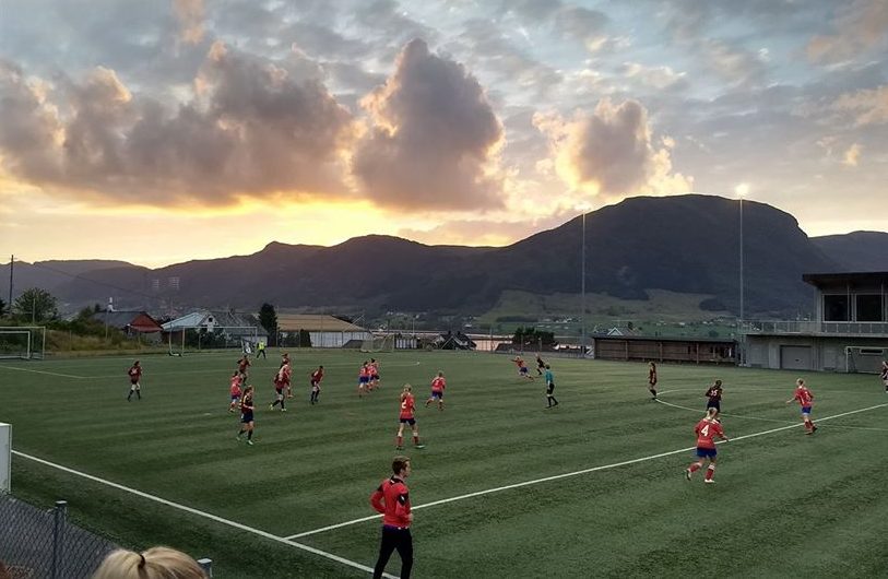 Frå jentene sin kamp mot Solid/Trott tidlegare i slutten av august. (Foto: Håvard Sande)